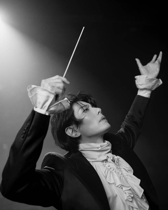 뮤지컬 <베토벤>의 박효신. 청력을 잃고도 음악을 포기하지 않았던 베토벤의 고독한 인생을 연기한다. EMK뮤지컬컴퍼니 제공