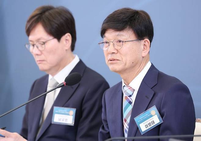 이병태 대통령 직속 규제합리화위원회 부위원장.(오른쪽)ⓒ뉴시스