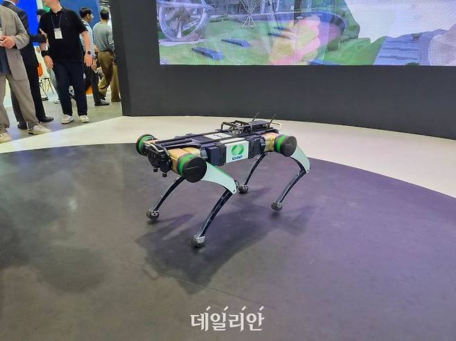 인간 대신 고위험 작업을 수행하는 로봇. ⓒ데일리안 김성웅 기자