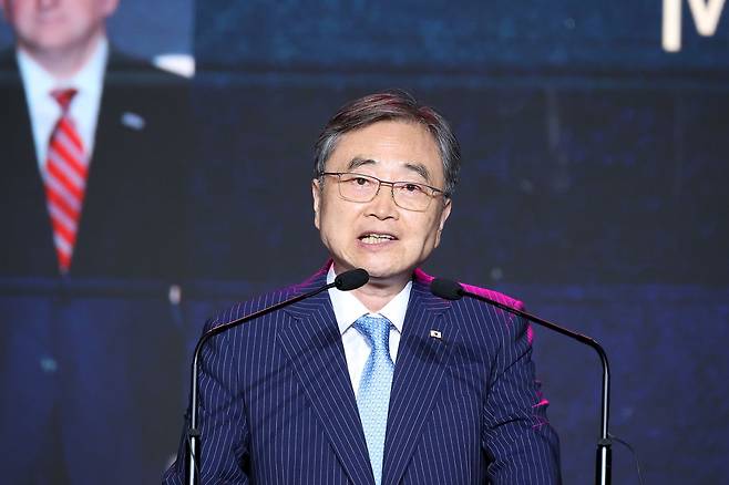 조현 외교부 장관이 지난달 30일 오후 서울 용산구 그랜드 하얏트 서울 호텔에서 열린 미국 독립기념일 행사에서 축사를 하고 있다. 뉴스1