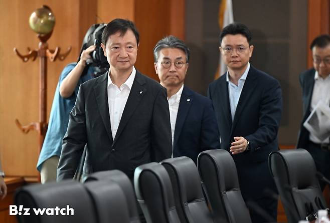 이찬진 금융감독원장이 13일 서울 영등포구 금융투자협회에서 열린 자산운용사 CEO 간담회에 참석하고 있다./사진=이명근 기자 qwe123@