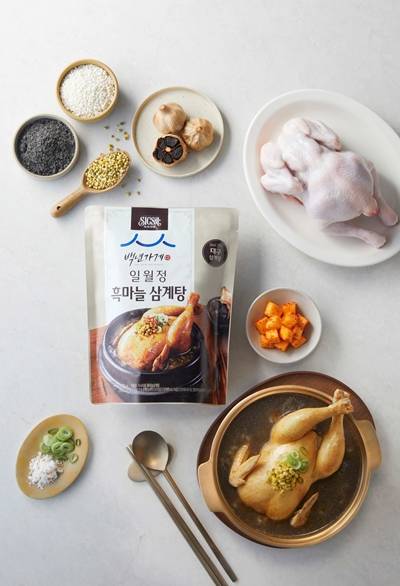 롯데웰푸드의 간편식 브랜드 '식사이론'이 지역 맛집과 손잡고 복날 수요 공략에 나섰다. / 롯데웰푸드