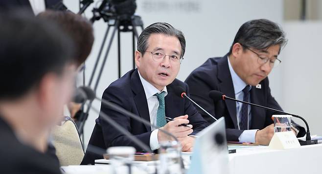김용범 청와대 정책실장이 지난 16일 청와대 영빈관에서 열린 이재명 대통령 주재 부처 업무보고에서 발언하고 있다. 연합뉴스