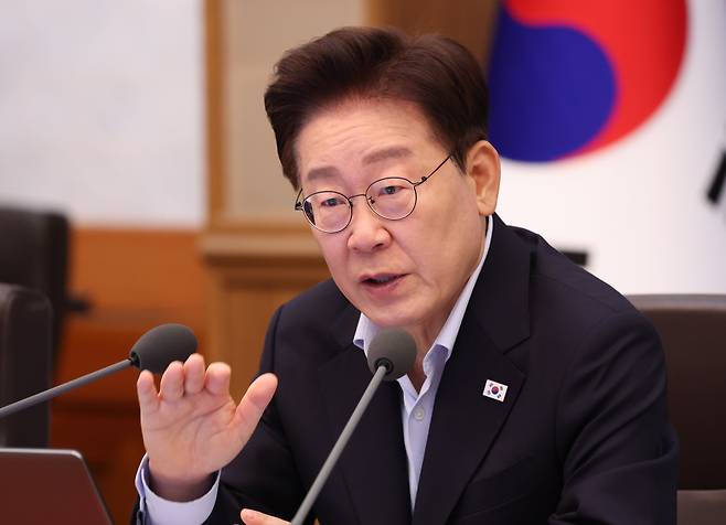 이재명 대통령이 21일 청와대에서 열린 국무회의에서 발언을 하고 있다./뉴스1