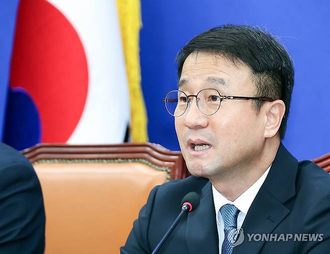 정책조정회의, 발언하는 한병도 대표 직무대행 (서울=연합뉴스) 배재만 기자 = 더불어민주당 한병도 대표 직무대행 겸 원내대표가 23일 국회에서 열린 정책조정회의에서 발언하고 있다. 2026.7.23 scoop@yna.co.kr
