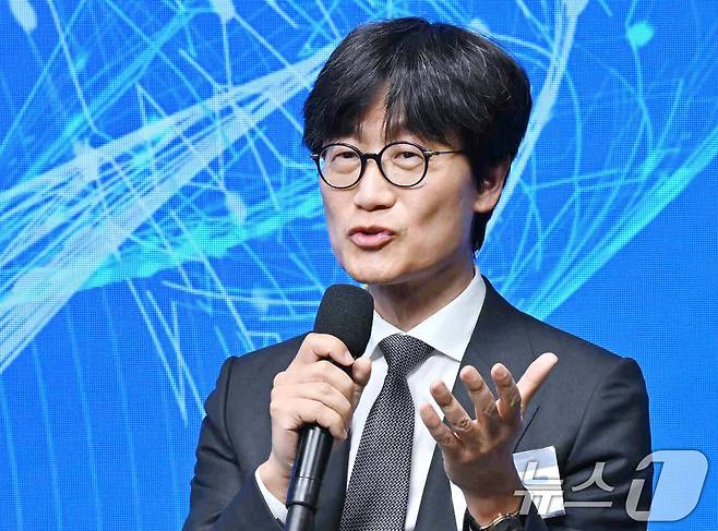 이해진 네이버 이사회 의장이 24일(현지시각) 미국 샌프란시스코에서 열린 AI서밋에서 발언하고 있다. 2026.7.25 ⓒ 뉴스1 허경 기자