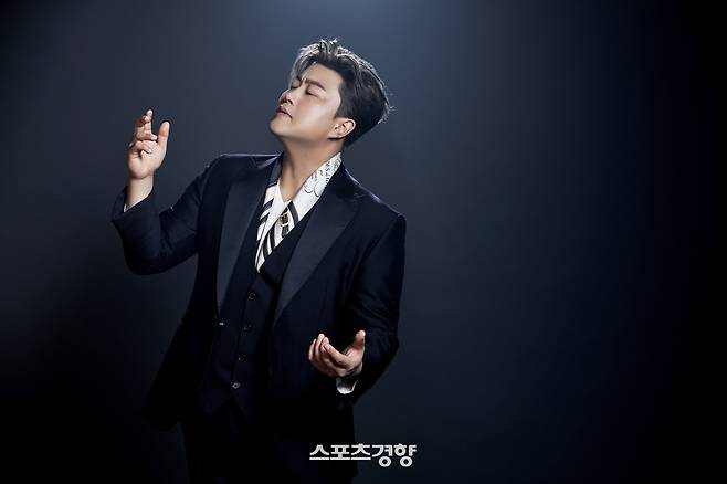 콘텐츠테크놀로지스는 가수 김호중의 전속계약권을 보유한 아트엠앤씨를 인수하며 구매력이 높은 중장년 트로트 팬덤으로 사업 영역을 넓혔다. 콘텐츠테크놀로지스 제공