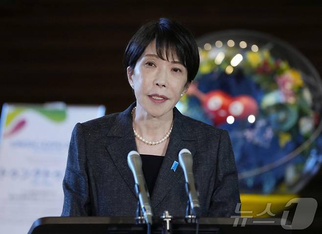 다카이치 사나에 일본 총리가 29일 관저에서 기자회견을 열고 구마모토 지진 관련 피해 상황을 설명하고 있다. 2026.7.29 ⓒ 로이터=뉴스1
