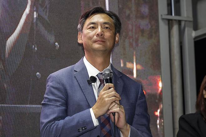 지난달 10일 모스 탄 전 미국 리버티대 교수가 서울 송파구 올림픽공원 장미광장 앞에서 열린 자유와혁신 6.3 부정선거 대국민 보고대회에서 발언하고 있다. 뉴시스