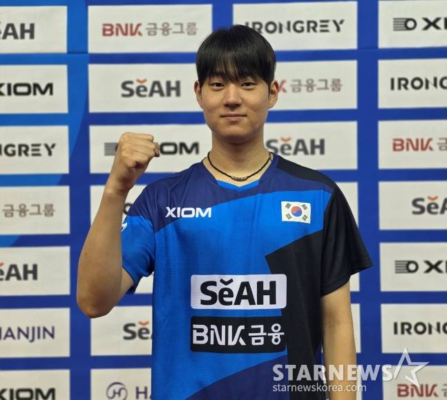 한국 탁구 오준성이 30일 충북 진천체육관에서 열린 2026 아시안게임 공개 훈련을 마치고 취재진과 인터뷰에 응했다. /사진=김동윤 기자