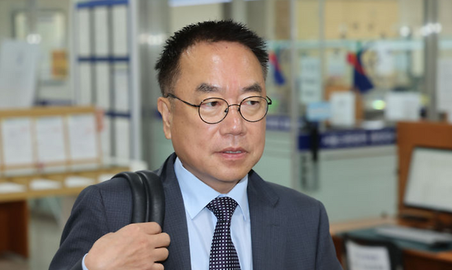 서범수 국민의힘 의원이 15일 서울 서초구 서울중앙지방법원에서 열린 추경호 대구시장의 내란중요임무종사 혐의 7차 공판에 증인 신분으로 출석하고 있다. ⓒ뉴시스