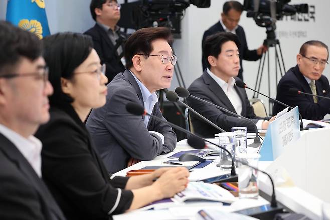 이재명 대통령이 5일 청와대 영빈관에서 열린 외교부, 통일부, 국방부, 국가보훈부 2차 업무보고에서 발언을 하고 있다. 2026.8.5 뉴스1