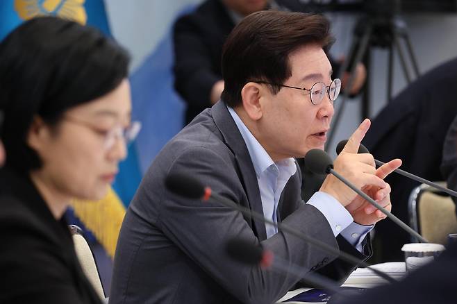 이재명 대통령이 5일 청와대 영빈관에서 열린 외교부, 통일부, 국방부, 국가보훈부 2차 업무보고에서 발언을 하고 있다. 2026.8.5 뉴스1