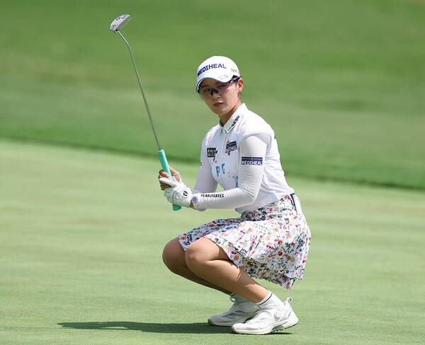 2026년 한국여자프로골프(KLPGA) 투어 제13회 제주삼다수 마스터스에 출전한 박현경 프로가 1라운드에서 경기하는 모습이다. 사진제공=KLPGA (사진을 무단으로 사용하지 마십시오.)