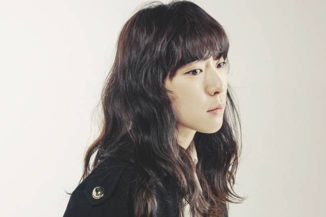 싱어송라이터 요조(YOZOH)