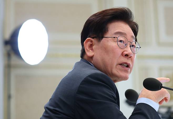 이재명 대통령이 4일 청와대 영빈관에서 열린 노동부·중기부·공정위 등에 대한 부처 업무보고에서 발언하고 있다. ⓒ연합뉴스