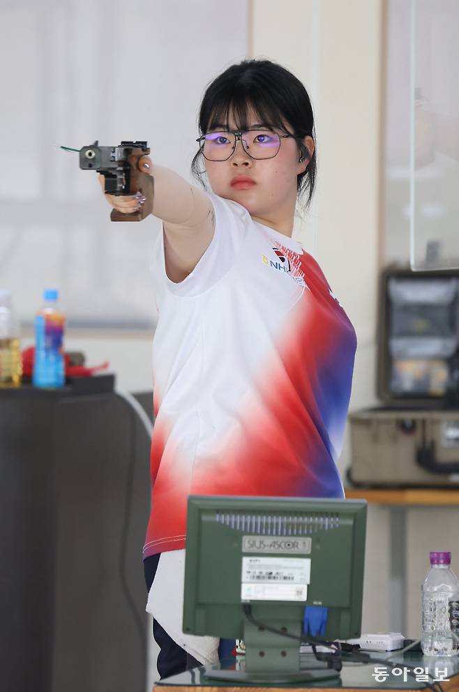 10일 오후 충북 진천군 국가대표 선수촌에서 2026 아이치-나고야 아시아경기대회 사격 국가대표 미디어대회가 열리고 있다. 10m 공기권총·25m 권총 오예진 선수. 변영욱 기자 cut@donga.com