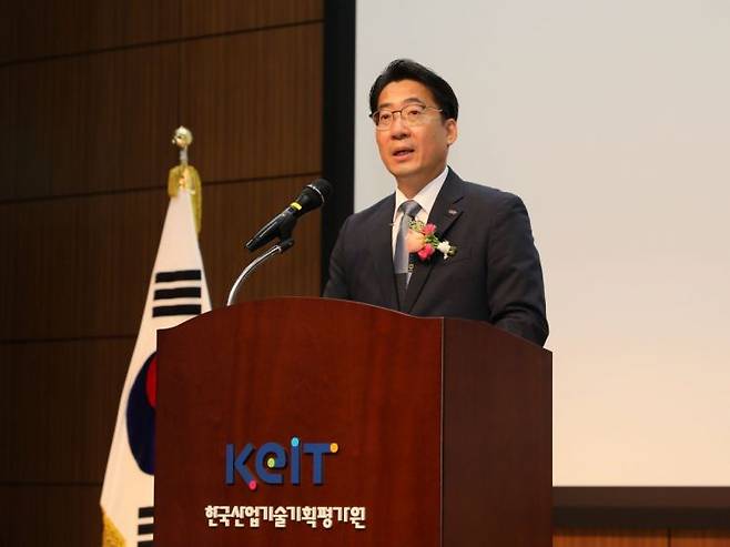 이용필 한국산업기술기획평가원 원장이 8월 11일 대구 본원에서 열린 취임식에서 취임사를 하고 있다.산기평