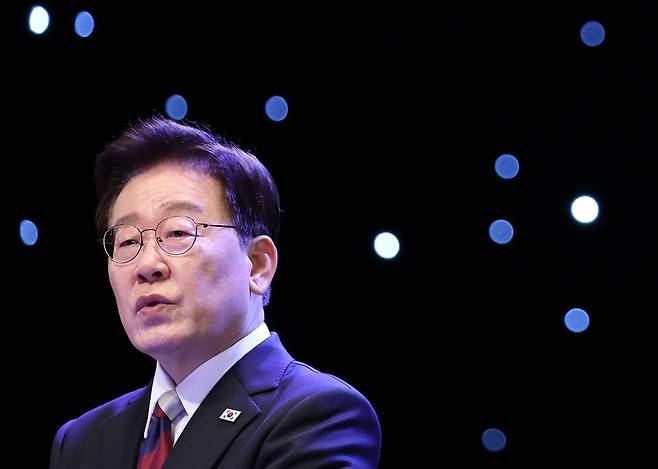 이재명 대통령이 15일 서울 종로구 세종문화회관에서 열린 제81주년 광복절 경축식에서 경축사를 하고 있다. /뉴스1