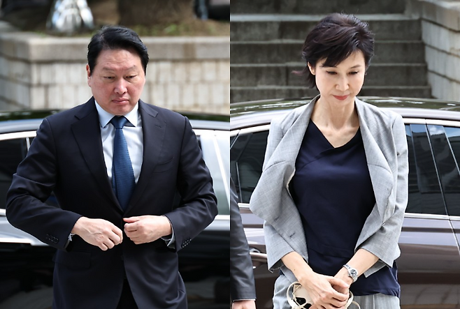 최태원 SK그룹 회장과 노소영 아트센터 나비 관장이 서울 서초구 서울고법에서 열린 재산 분할 파기환송심 2차 변론에 출석하기 위해 각각 법정으로 향하고 있다. ⓒ연합뉴스