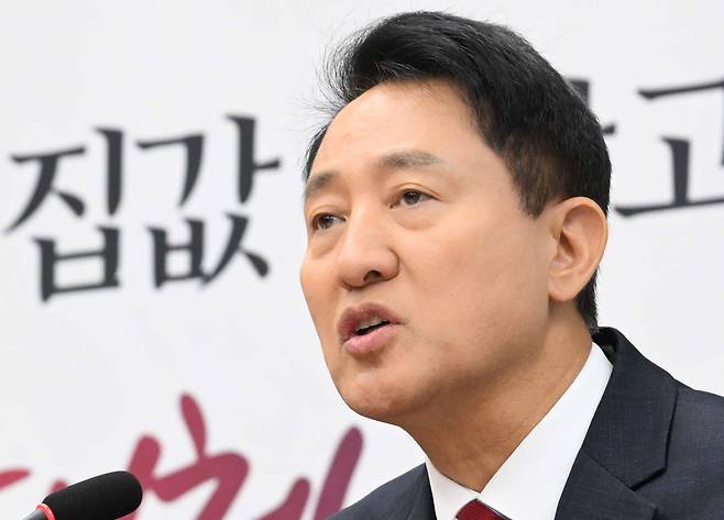 오세훈 서울시장이 14일 국회에서 열린 국민의힘 원내대책회의에 참석해 발언하고 있다. 오승현 기자