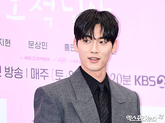 홍민기