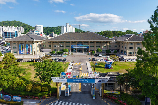 여수시청 전경.