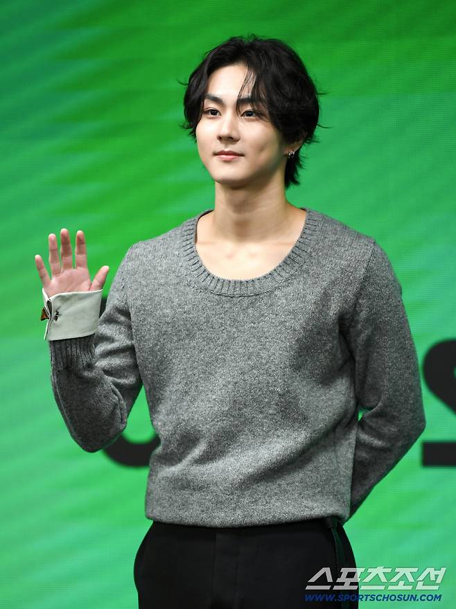엔하이픈 미니 8집 'THE SIN : BLISS' 기자간담회가 20일 서울 용산구 몬드리안 서울 이태원에서 열렸다. 엔하이픈 정원이 포토타임을 갖고 있다. 이태원=박재만 기자 pjm@sportschosun.com/2026.08.20/