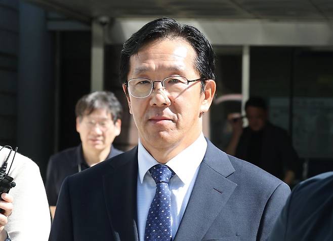 '채상병 순직 사건' 처리 과정에 관여한 의혹을 받는 황유성 전 방첩사령관이 지난 12일 서울 서초구 서울중앙지법에서 열린 구속 전 피의자 심문(영장실질심사)을 마친 뒤 나오고 있다. 연합뉴스