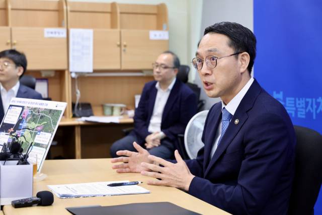▲문성요 새만금개발청장이 8월 20일 전북자치도에서 새만금 기본계획 변경안을 설명하고 있다. ⓒ새만금개발청