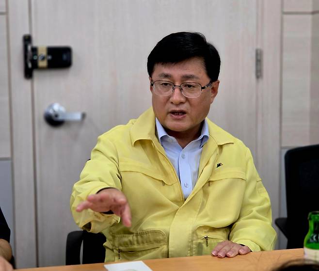 김성환 기후에너지환경부 장관이 18일 정부세종청사 기후부 브리핑룸에서 발언하고 있다. / 뉴스1