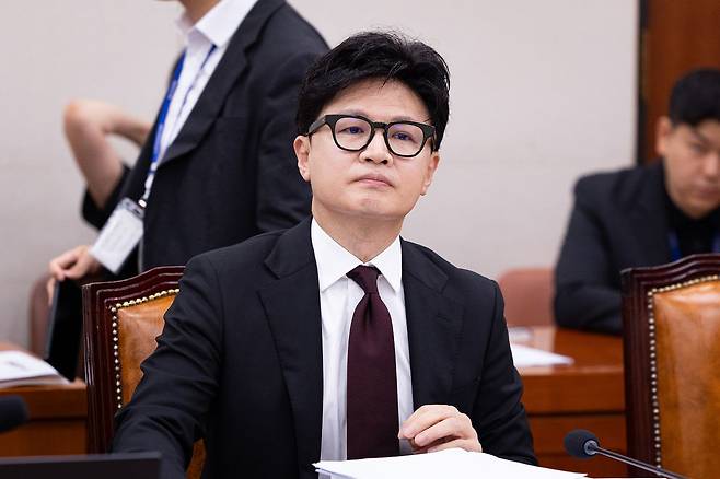 한동훈 무소속 의원이 지난 19일 서울 여의도 국회에서 열린 제438회 국회(임시회) 외교통일위원회 제2차 전체회의에 참석해 자리하고 있다. 뉴스1
