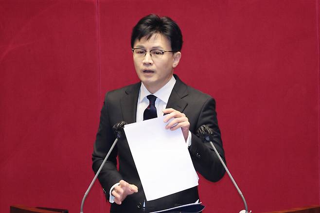 한동훈 당시 법무부 장관(현 무소속 의원)이 지난 2022년 12월 28일 오후 국회에서 열린 제4차 본회의에서 뇌물수수·정치자금법 위반 혐의를 받는 더불어민주당 노웅래 의원의 체포동의요청 이유설명을 하고 있다. ⓒ연합뉴스