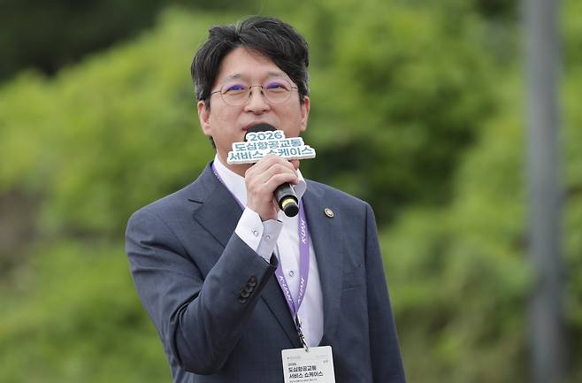 신임 국토교통부 장관 후보로 지명된 홍지선 국토부 2차관이 지난 7월 29일 오전 제주 서귀포시 성산읍 섭지코지에서 열린 'K-UAM 초기 상용화 서비스 모델'을 시연하는 '제주 UAM 서비스 쇼케이스'에서 인사말을 하고 있다. /뉴시스