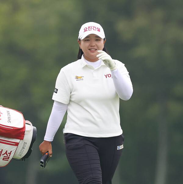 2026년 한국여자프로골프(KLPGA) 투어 제15회 KG 레이디스 오픈 우승 경쟁에 뛰어든 신다인 프로. 사진제공=KLPGA (사진을 무단으로 사용하지 마십시오.)