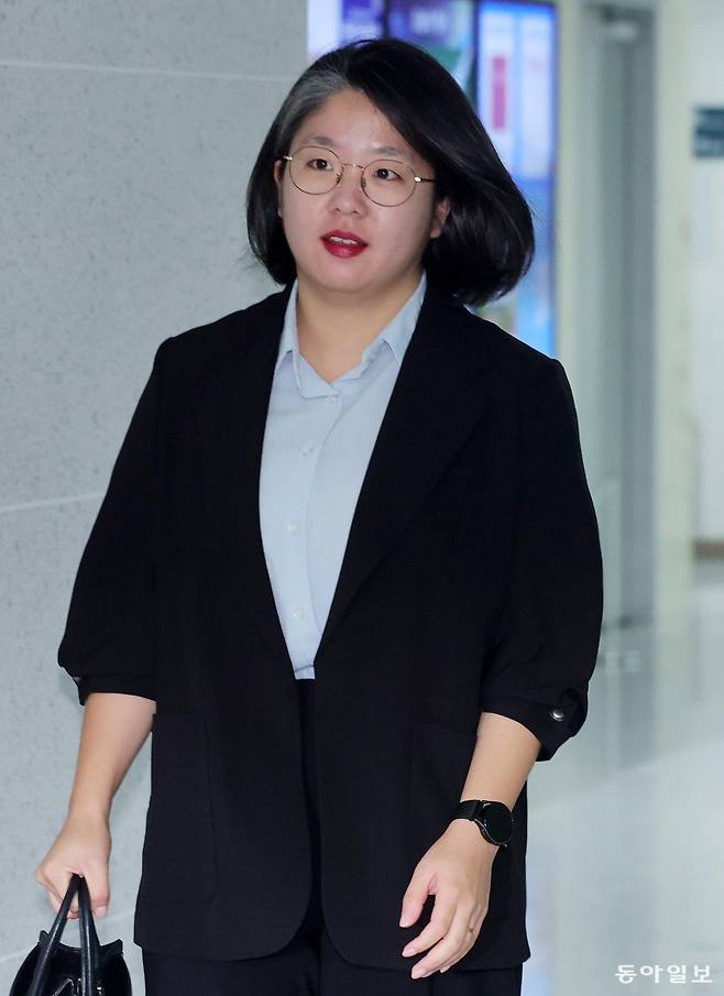 성평등가족부 장관 후보자로 지명된 기본소득당 용혜인 의원이 31일 오전 국회 의원회관 의원실로 출근하고 있다.
장승윤 기자 tomato99@donga.com