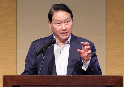최태원 대한상공회의소 회장이 31일 일본 센다이 웨스틴호텔에서 열린 제15회 한일상공회의소 회장단 회의에서 개회사를 하고 있다. 대한상의 제공