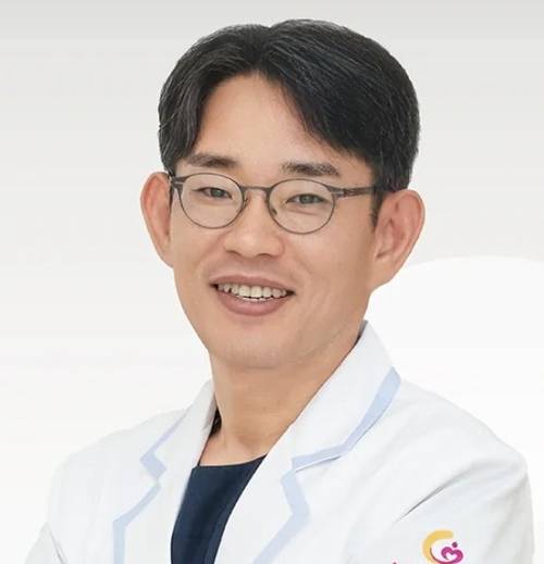 ▲문상현 슬찬한방병원 대표원장