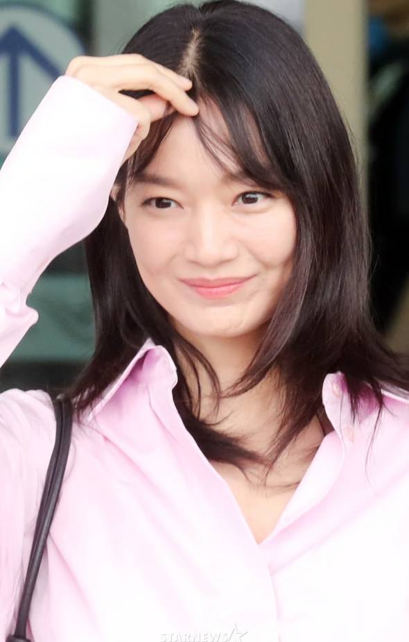 배우 신민아가 '15년간 37억원을 기부했다'는 내용의 미담글이 온라인에서 확산되고 있다. 신민아 자료사진./사진=스타뉴스