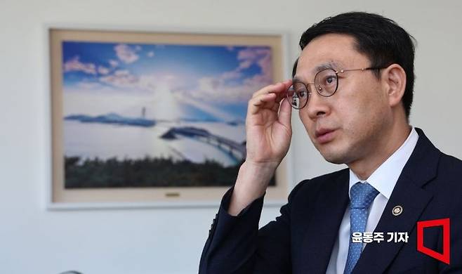 문성요 새만금개발청장이 아시아경제와 인터뷰를 하고 있다. 윤동주 기자