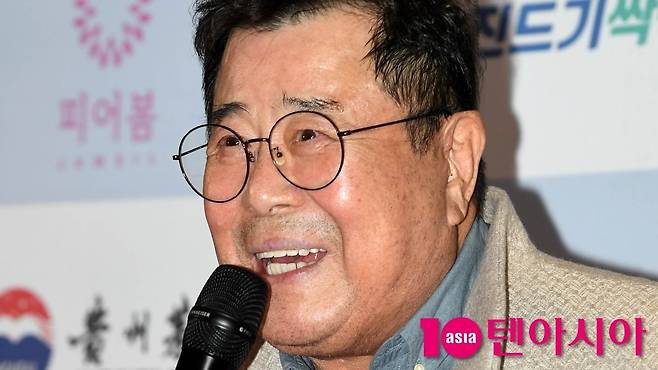 배우 백일섭이 건강 악화로 인해 병원에 이송된 후 아들과의 교류가 잦아졌다고 밝혔다. / 사진=텐아시아DB