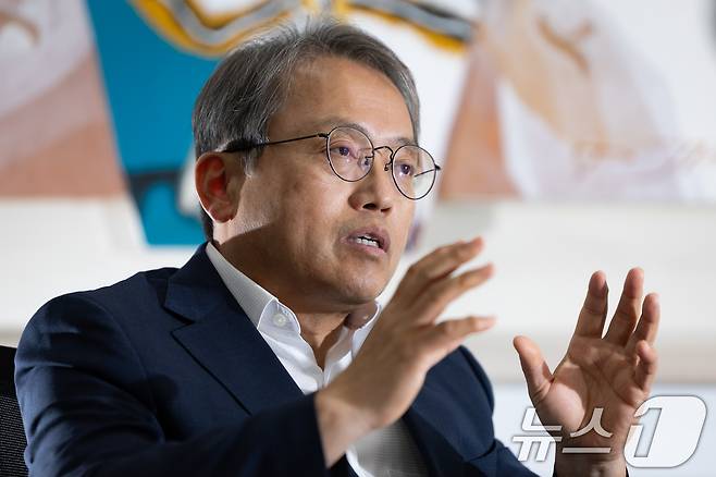 송기헌 국회 과학기술정보방송통신위원장이 2일 서울 여의도 국회에서 뉴스1과 인터뷰하고 있다. ⓒ 뉴스1 유승관 기자