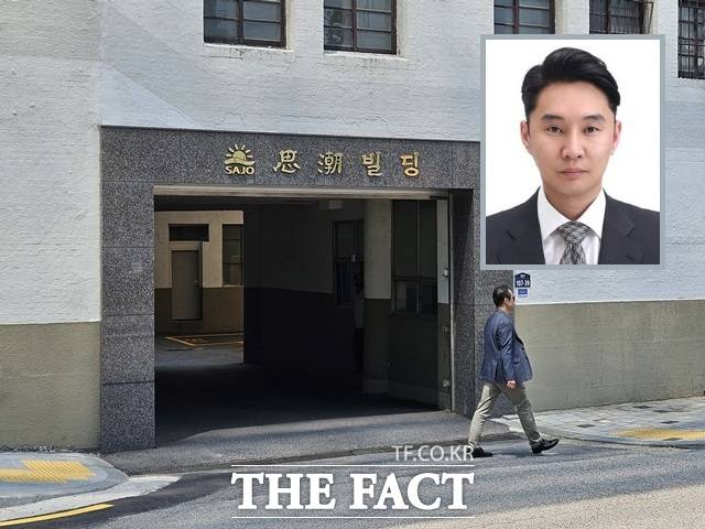사조그룹이 식품 소재로 사업을 확대해 대기업 집단에 올랐으나, 올해 공정거래위원회의 대대적인 담합 조사로 계열사들이 줄줄이 적발돼 수천억원대 과징금을 부과받았다. 특히 과징금 리스크에 오른 사조동아원과 사조CPK에는 오너 3세 주지홍 부회장이 사내이사와 이사로 이름을 올렸다. /더팩트 DB, 사조그룹