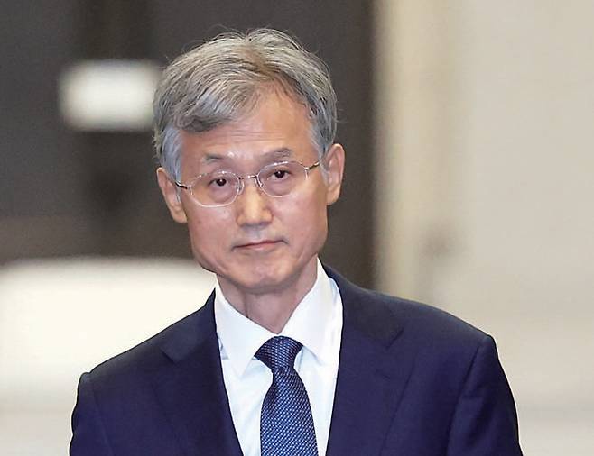 조희대 대법원장이 8월28일 서울 서초구 대법원을 나서고 있다. ⓒ연합뉴스