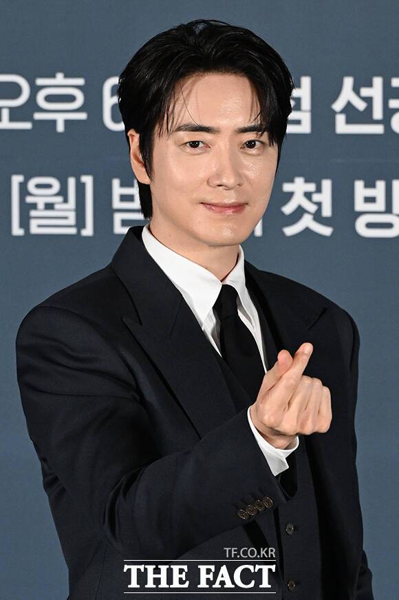 배우 이준혁이 티빙 새 오리지널 시리즈 '로또 1등도 출근합니다'에서 공은태 역을 맡아 다시 한번 원톱 주연 작품을 이끈다. /김성렬 기자