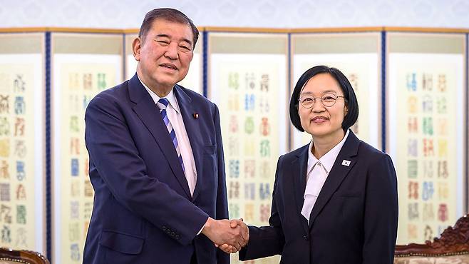 이시바 시게루 전 일본 총리, 한성숙 국무총리