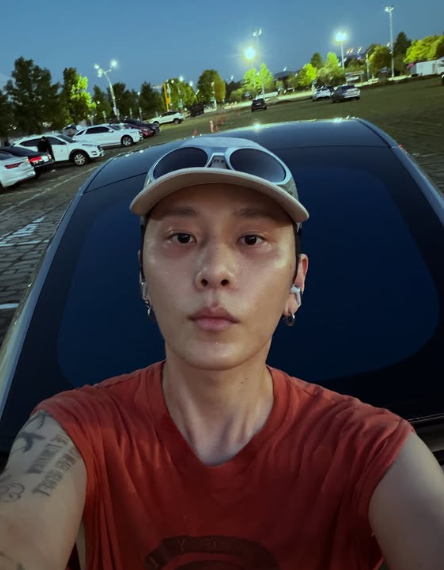 용준형 SNS.