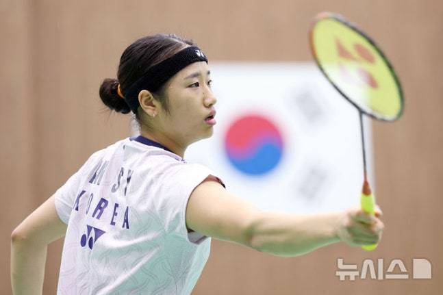 안세영이 8일 충북 진천 국가대표 선수촌에서 열린 2026 아이치·나고야 아시안게임 대한배드민턴협회 미디어데이에서 훈련을 하고 있다. /사진=뉴시스