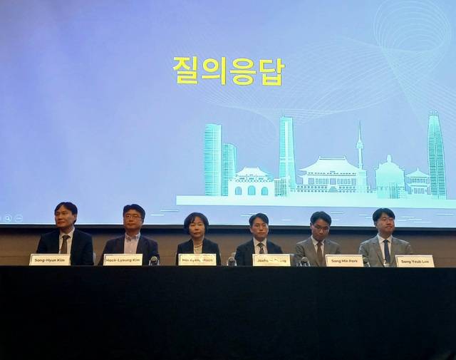 10일 서울 여의도 콘래드 호텔에서 열린 한국지질·동맥경화학회 ICoLA 2026 기자간담회에서 발표자들이 질의응답을 진행하고 있다. (안겸비 기자)