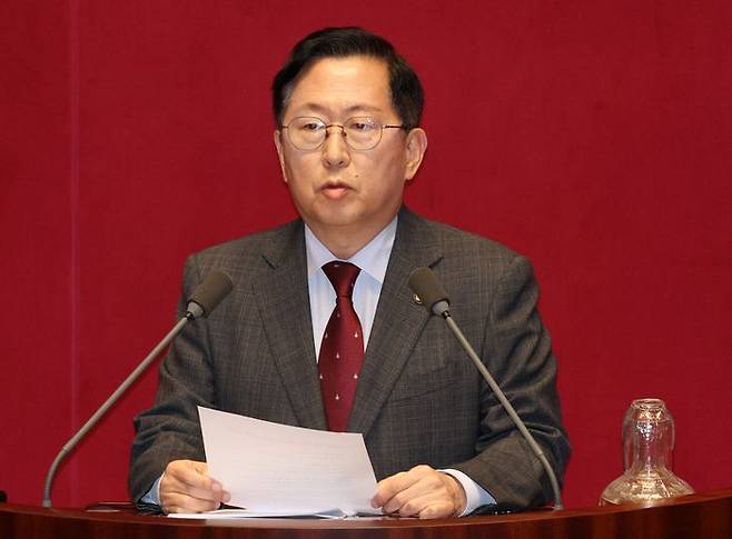 유용원 국민의힘 의원이 10일 서울 여의도 국회에서 열린 제439회 국회(정기회) 제6차 본회의에서 외교·통일·안보에 관한 질문을 하고 있다. ⓒ뉴시스